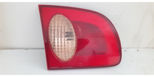 TOYOTA COROLLA SEDAN STOP LAMBASI SAĞ İÇ (99/01) DUYLU